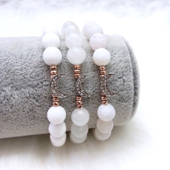 π4XHPπ Natural White Matted Frosted Agate Bracelet - Picture 3 of 7